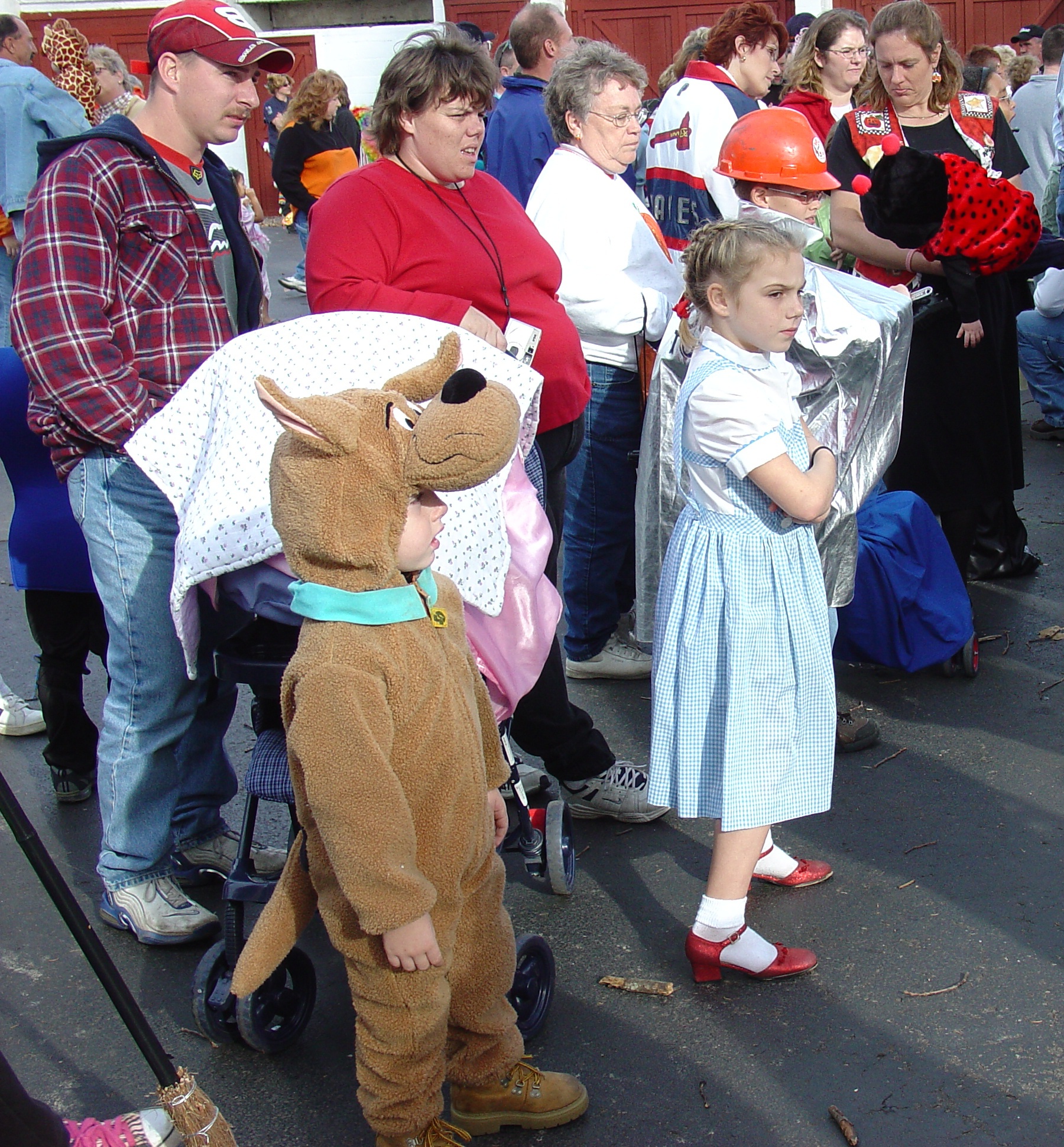 trick or treat parade from 2004 05
